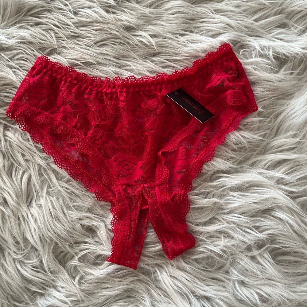 💘 Fredrick's Laced Underwear with open flaps